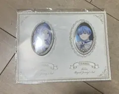 葬送のフリーレン 描き下ろしブックスタンド＆描き下ろし楕円缶バッジ2 
