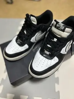 NIKE AIR FORCE 1 スニーカー
