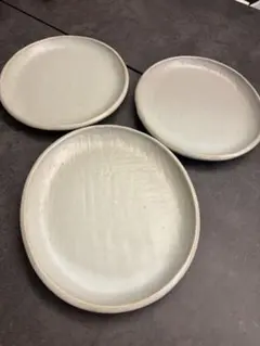 グレーの皿3枚セット