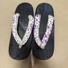 【未使用タグ付き】浴衣にぴったり！可愛い花柄鼻緒の黒塗り下駄 23㎝〜25㎝