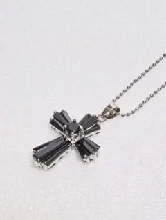 クロス　ネックレス　ブラック