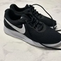 【週末値下げ】 Nike ブラック メッシュ ランニングシューズ　スニーカー