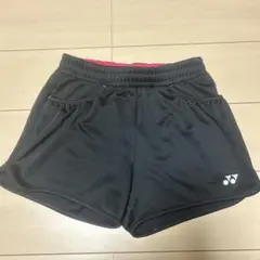 ヨネックス ポケット付き黒ショートパンツ