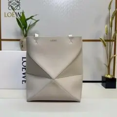 LOEWE ベージュ ショルダーバッグ