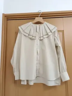 【新品未使用】メゾンエシェル　ハシゴレースビッグカラーシャツ　ベージュ