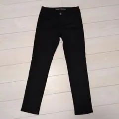 黒色 ストレートパンツ