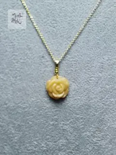 ファッション 美しい 天然瑪瑙彫刻 花形 ペンダント