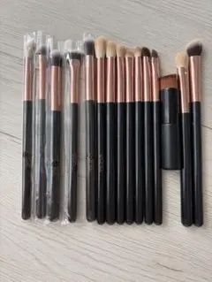 eono メイクブラシセット 15本セットのサムネイル