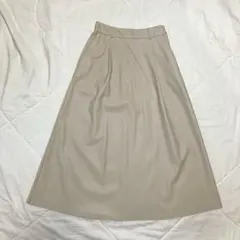 フェイクレザー フレアスカート ベージュ Mサイズ ロング丈