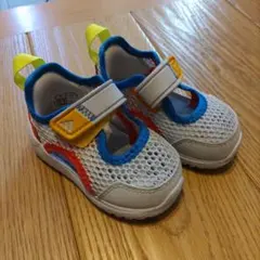 adidas ベビーサンダル ホワイト/レッド/ブルー/イエロー