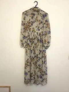 ジルスチュアート 花柄シフォン風ワンピース インナー付き
