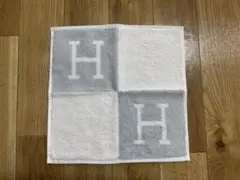 新品未使用タグ付き　HERMES Hロゴハンカチ