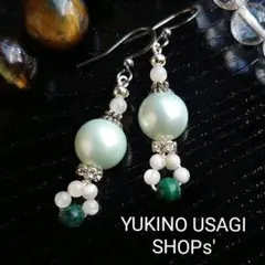 NO.904  天然石マラカイトとマザーオブパール、シェルパールの大ぶりピアス