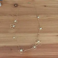 ネックレス(花、ゴールド、パール)