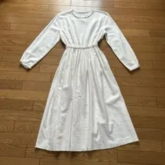 ロングワンピース　白