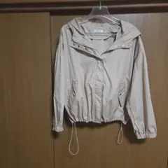 ベージュ マウンテンパーカー !!