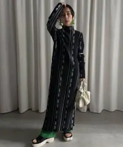 MEDI SHEER GEOMETRIC KNIT DRESS ブラック