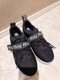 miu miu ロゴストラップ スニーカーのサムネイル