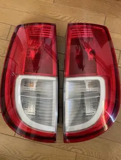 自動車用 テールランプ 左右セット 本体のサムネイル