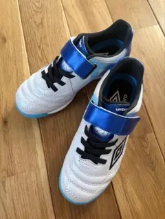 アンブロ UMBRO サッカー トレーニングシューズ ジュニア　19.0のサムネイル