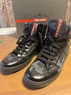 PRADA スニーカーのサムネイル