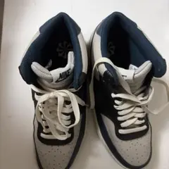 NIKE COURT VISION MID スニーカー