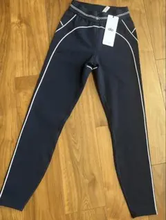 美品】AloAirbrush ハイウエストHeartThrobレギンスSサイズ - メルカリ