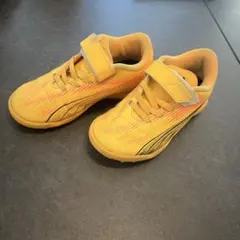 プーマキッズジュニアサッカートレーニングシューズ ターフ ウルトラ プレイ