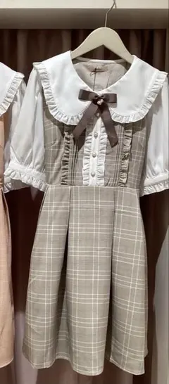 値下げ中 新品未使用 即購入可 Amavel ワンピース サックス アリス