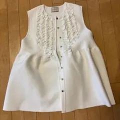 新品　ユナイテッドアローズ　ミニフリルニットベスト　ジレ　ホワイト　セレモニー 新品タグ付き】UNITED ARROWS P ミニフリル ニットベスト ホワイト 白