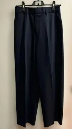 ✴︎試着のみ✴︎ユニクロ　ネイビー タックワイドパンツMサイズ