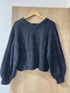 バルーンスリーブ 黒ニットセーター　フリーサイズ