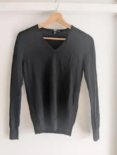 UNIQLO 秋冬ブラック Vネック セーター M　毛100%