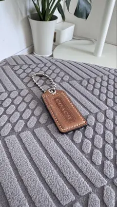 オールドコーチ レザー タグ チャーム ブラウン