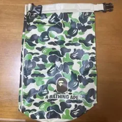 A BATHING APE カモフラ柄 防水バッグのサムネイル