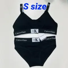 ★Sサイズ★ カルバンクライン　Calvin Klein ブラ＆ショーツ セット
