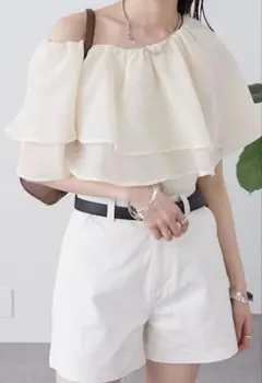 mystic シアーフリルオフショルブラウス オフホワイト