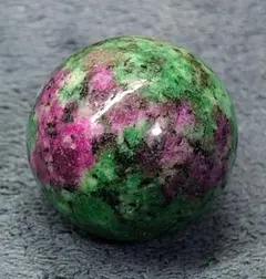 C381　ルビーインゾイサイト　丸玉　スフィア　24.5ミリ