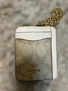 COACH ベージュ パスケース・コインケース　チェーンストラップ