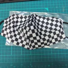 チェック柄立体型マスク