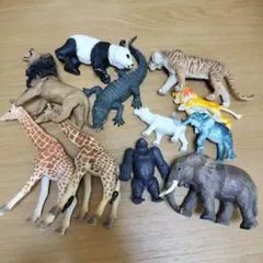 【セット】動物フィギュア　10体セット　まとめ売り　ゴリラ　きりん　ワニ他