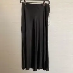 プラステ　黒 サテンフレアスカート