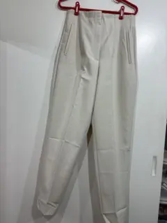 【 ZARAザラ】ハイウエストテーパードパンツ　白　M