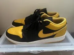 Nike Air Jordan 1 Low Yellow Blackのサムネイル