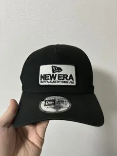NEW ERA ブラック トラッカーキャップ