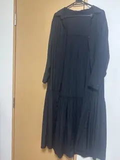 ブラック ロングドレス ボタン付き フリル