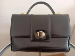 【 フェラガモ】黒 革ハンドバッグ ショルダー用肩掛けベルト付き