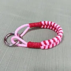 パラコード赤とピンクストラップ