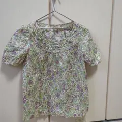リバティー　花柄フリル付きブラウス
