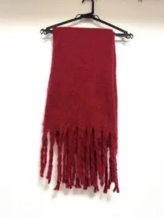 人気商品！赤のマフラー、ふわふわ、おしゃれ、防寒